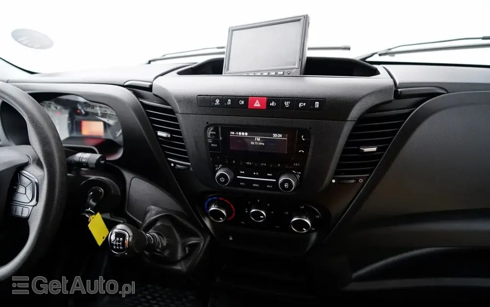 IVECO DAILY 35-160 / WYWROTKA / BRYGADÓWKA - 6 MIEJSC  / BLIŹNIAK / MANUAL / 2023 R / SPROWADZONY 