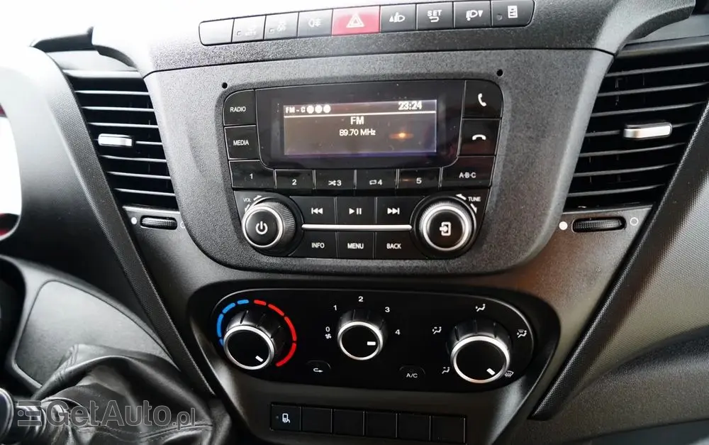 IVECO DAILY 35-160 / WYWROTKA / BRYGADÓWKA - 6 MIEJSC  / BLIŹNIAK / MANUAL / 2023 R / SPROWADZONY 