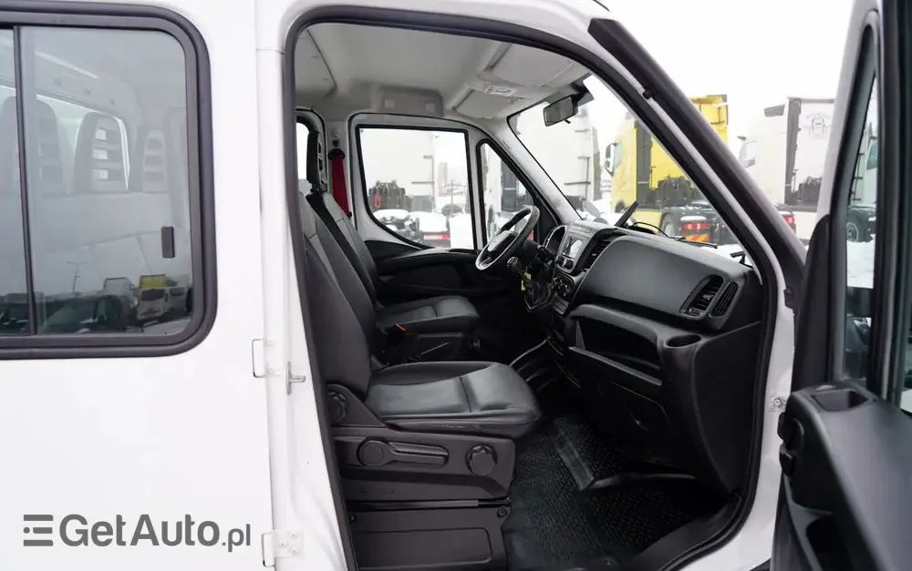 IVECO DAILY 35-160 / WYWROTKA / BRYGADÓWKA - 6 MIEJSC  / BLIŹNIAK / MANUAL / 2023 R / SPROWADZONY 