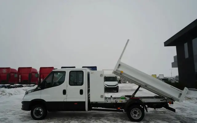 IVECO DAILY 35-160 / WYWROTKA / BRYGADÓWKA - 6 MIEJSC  / BLIŹNIAK / MANUAL / 2023 R / SPROWADZONY 