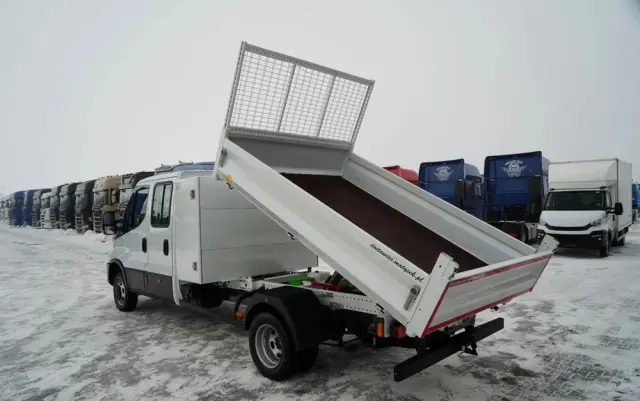 IVECO DAILY 35-160 / WYWROTKA / BRYGADÓWKA - 6 MIEJSC  / BLIŹNIAK / MANUAL / 2023 R / SPROWADZONY 