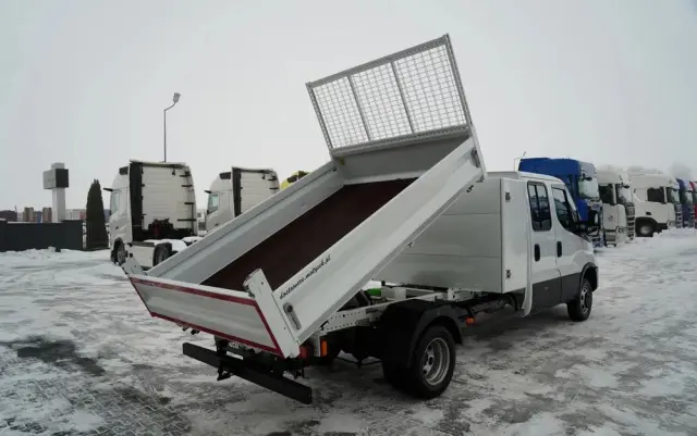 IVECO DAILY 35-160 / WYWROTKA / BRYGADÓWKA - 6 MIEJSC  / BLIŹNIAK / MANUAL / 2023 R / SPROWADZONY 