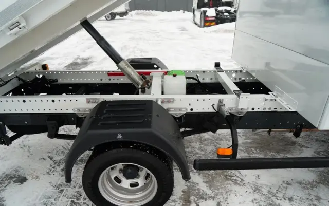 IVECO DAILY 35-160 / WYWROTKA / BRYGADÓWKA - 6 MIEJSC  / BLIŹNIAK / MANUAL / 2023 R / SPROWADZONY 