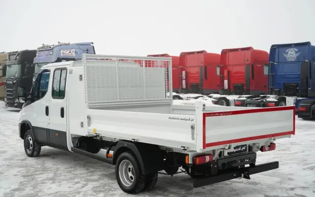 IVECO DAILY 35-160 / WYWROTKA / BRYGADÓWKA - 6 MIEJSC  / BLIŹNIAK / MANUAL / 2023 R / SPROWADZONY 