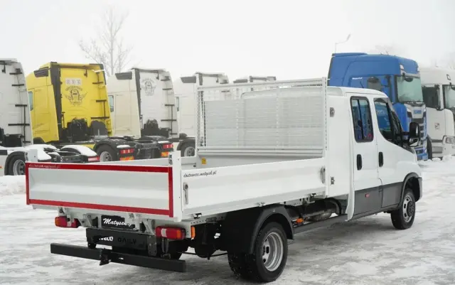 IVECO DAILY 35-160 / WYWROTKA / BRYGADÓWKA - 6 MIEJSC  / BLIŹNIAK / MANUAL / 2023 R / SPROWADZONY 