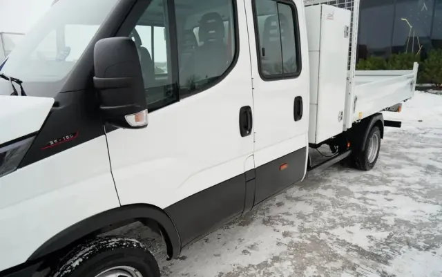 IVECO DAILY 35-160 / WYWROTKA / BRYGADÓWKA - 6 MIEJSC  / BLIŹNIAK / MANUAL / 2023 R / SPROWADZONY 