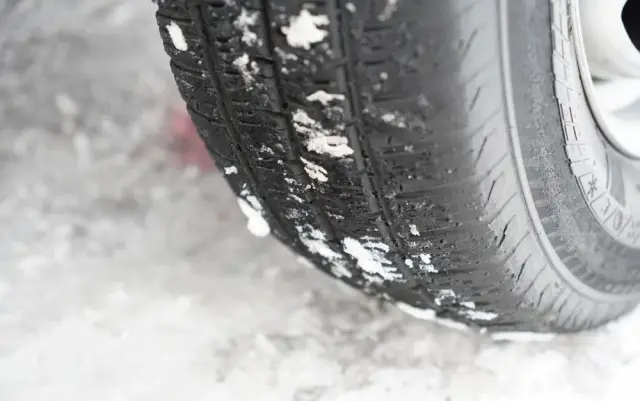 IVECO DAILY 35-160 / WYWROTKA / BRYGADÓWKA - 6 MIEJSC  / BLIŹNIAK / MANUAL / 2023 R / SPROWADZONY 