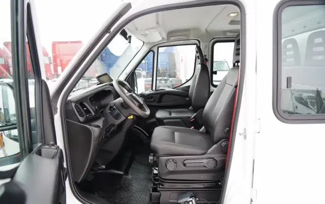 IVECO DAILY 35-160 / WYWROTKA / BRYGADÓWKA - 6 MIEJSC  / BLIŹNIAK / MANUAL / 2023 R / SPROWADZONY 