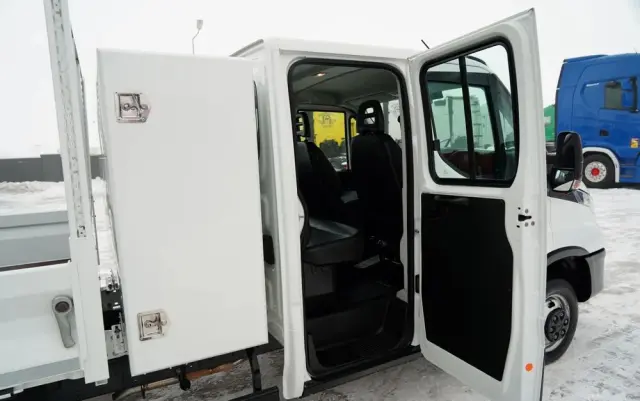 IVECO DAILY 35-160 / WYWROTKA / BRYGADÓWKA - 6 MIEJSC  / BLIŹNIAK / MANUAL / 2023 R / SPROWADZONY 