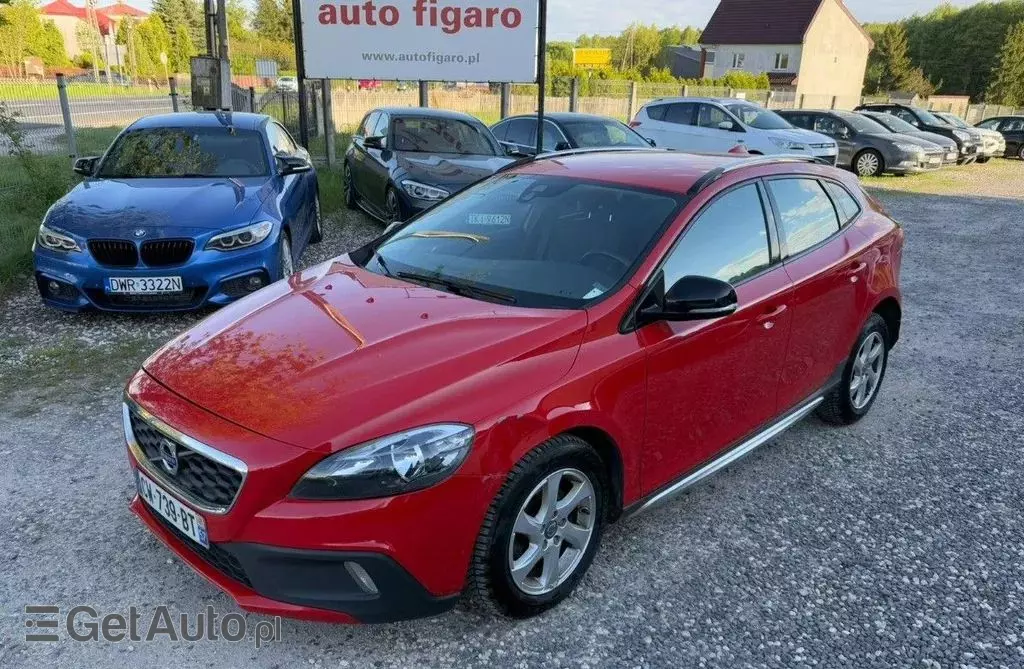 VOLVO V40 