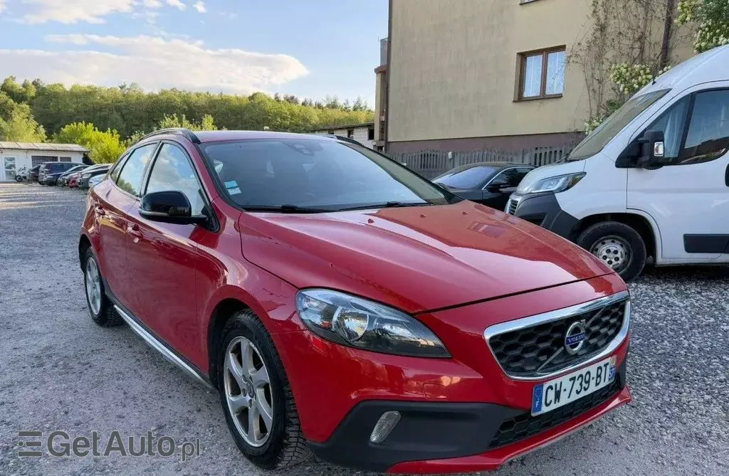 VOLVO V40 