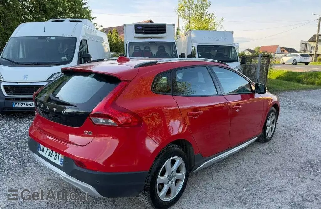 VOLVO V40 