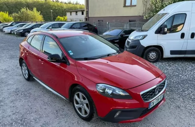 VOLVO V40 