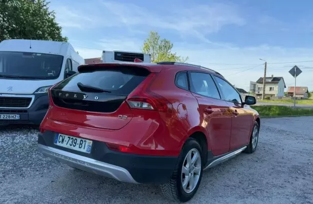 VOLVO V40 