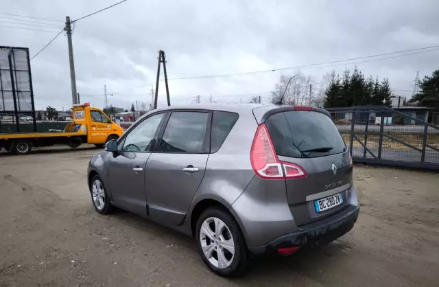 RENAULT Scenic 