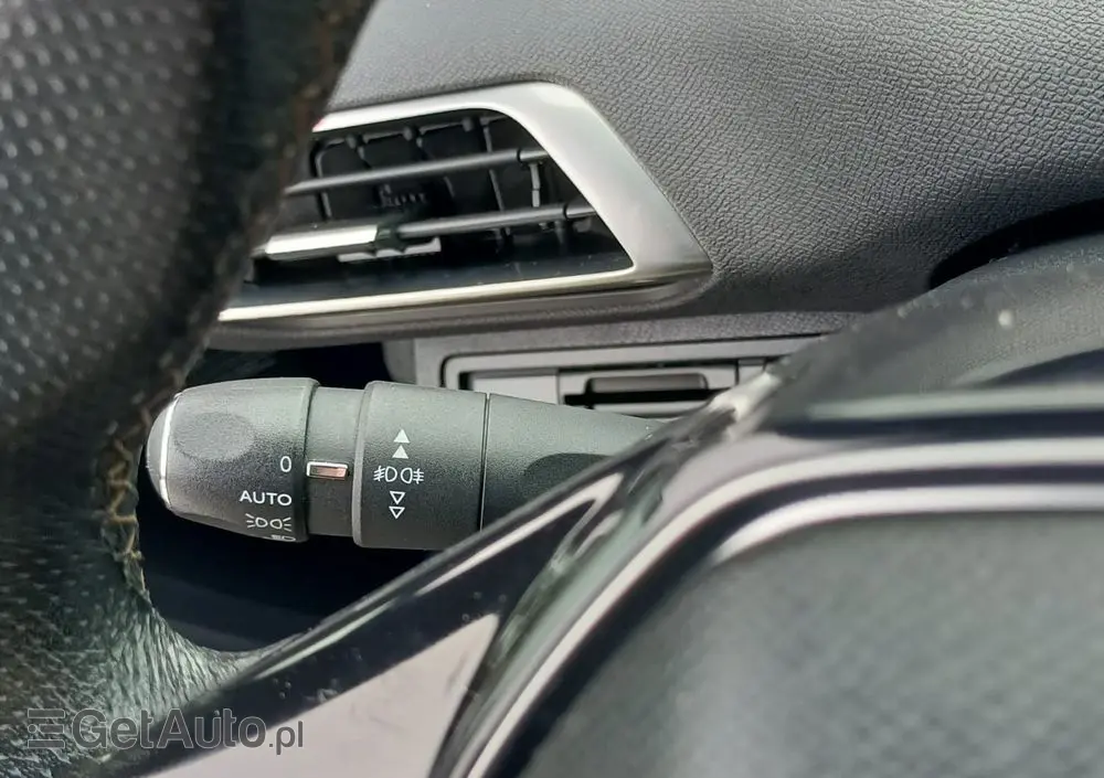 PEUGEOT 3008 1.2 PureTech Allure S&S