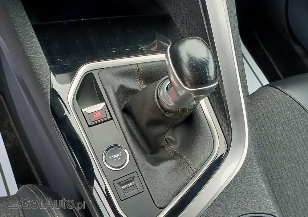 PEUGEOT 3008 1.2 PureTech Allure S&S