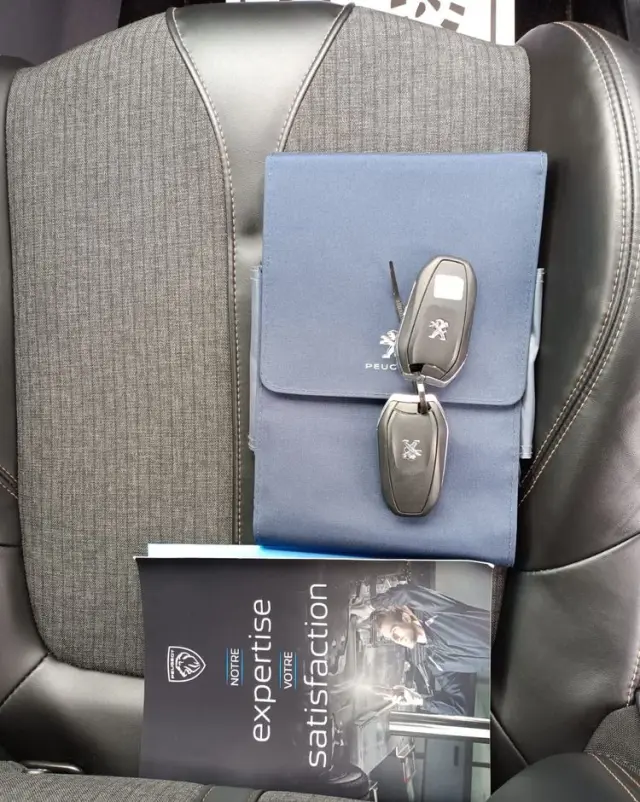 PEUGEOT 3008 1.2 PureTech Allure S&S