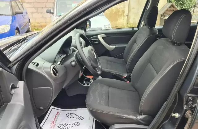 DACIA Sandero 1.6 (85 KM)