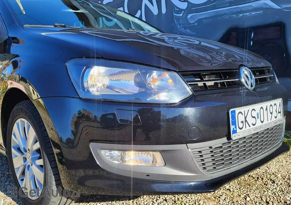 VOLKSWAGEN Polo 