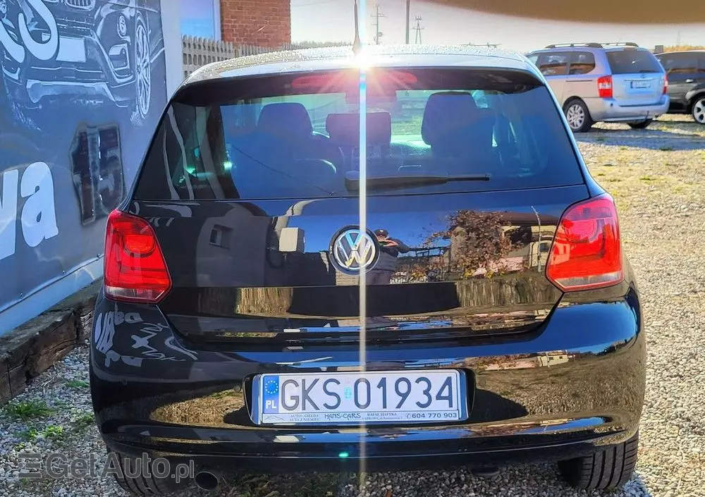 VOLKSWAGEN Polo 