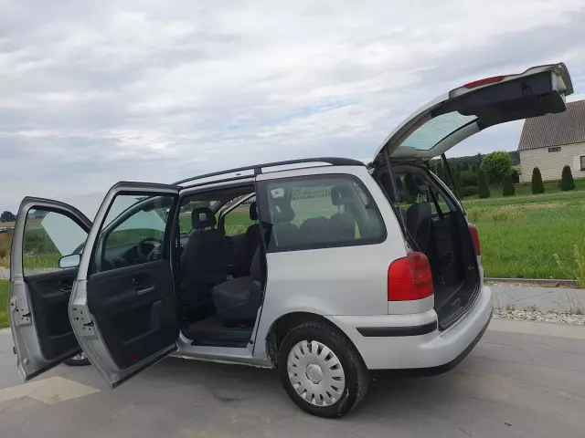 VOLKSWAGEN Sharan 