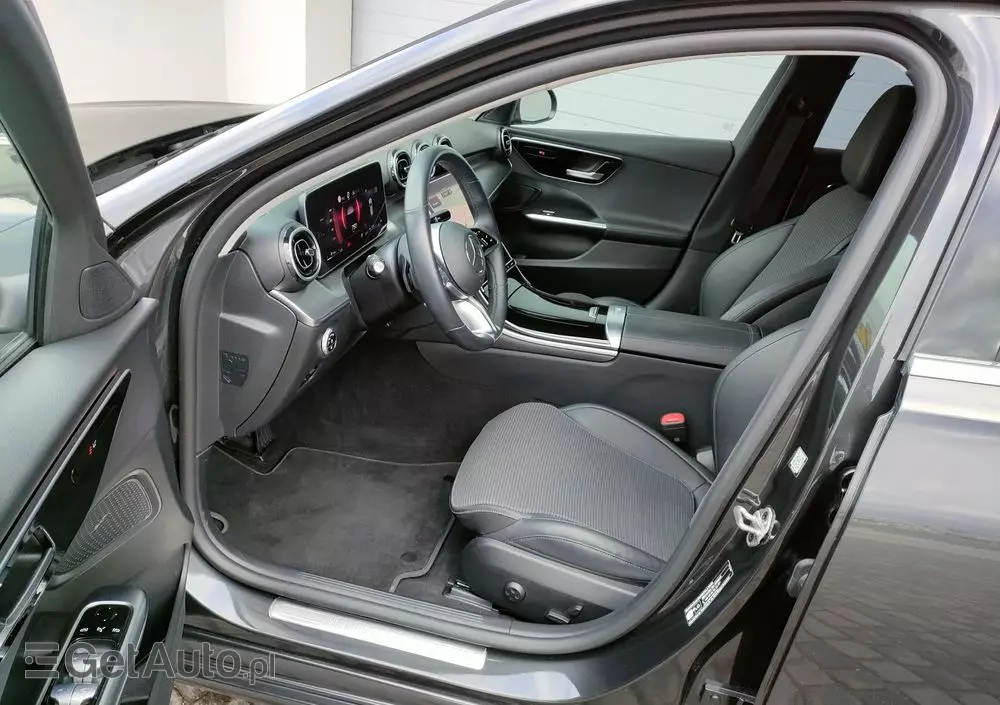 MERCEDES-BENZ Klasa C 220 d 4Matic T 9G-TRONIC Avantgarde