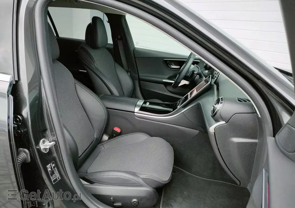 MERCEDES-BENZ Klasa C 220 d 4Matic T 9G-TRONIC Avantgarde