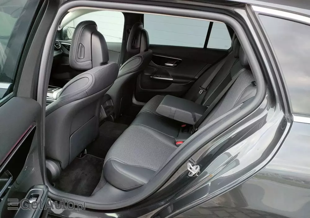MERCEDES-BENZ Klasa C 220 d 4Matic T 9G-TRONIC Avantgarde