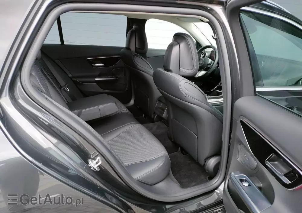 MERCEDES-BENZ Klasa C 220 d 4Matic T 9G-TRONIC Avantgarde
