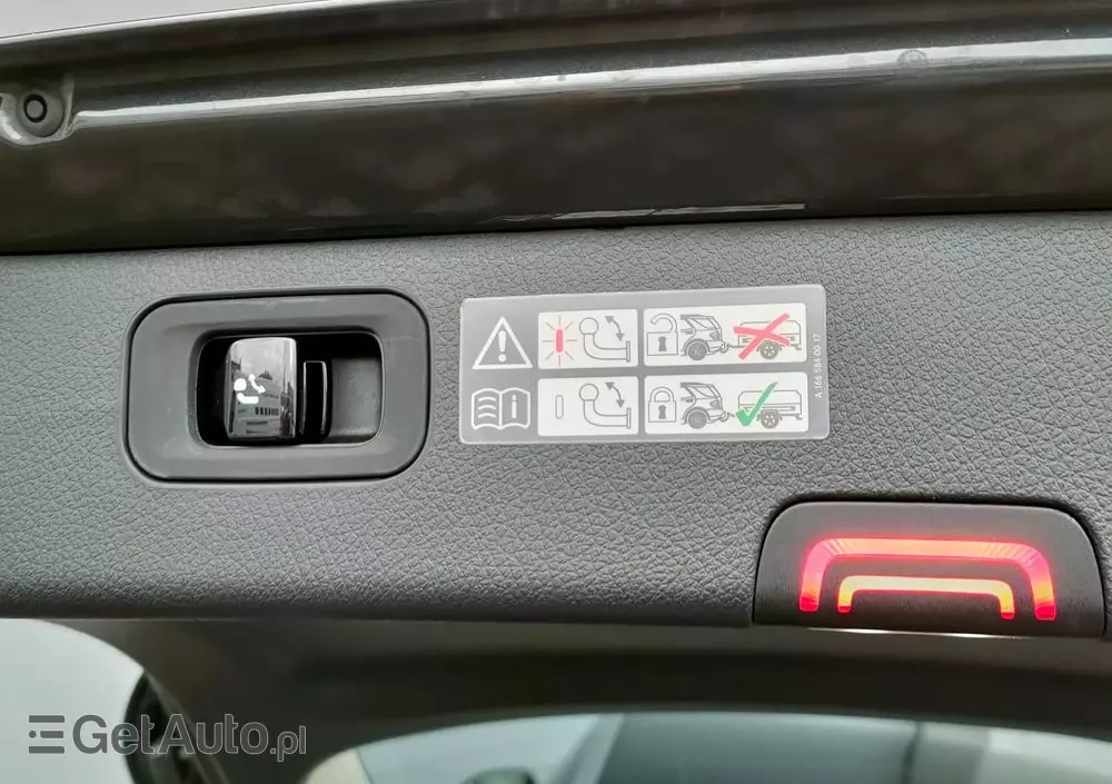 MERCEDES-BENZ Klasa C 220 d 4Matic T 9G-TRONIC Avantgarde