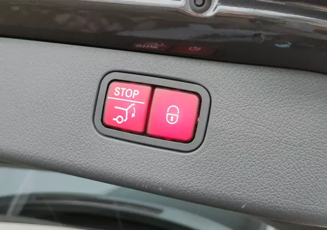 MERCEDES-BENZ Klasa C 220 d 4Matic T 9G-TRONIC Avantgarde