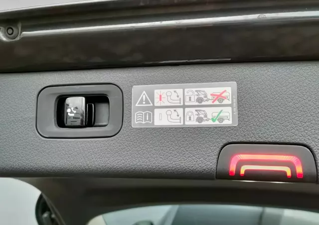 MERCEDES-BENZ Klasa C 220 d 4Matic T 9G-TRONIC Avantgarde