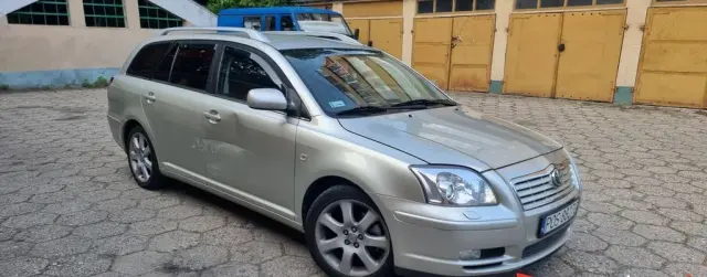 TOYOTA Avensis 