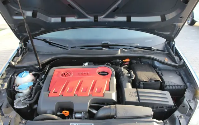 VOLKSWAGEN Golf VI 2.0 TDI Comfortline