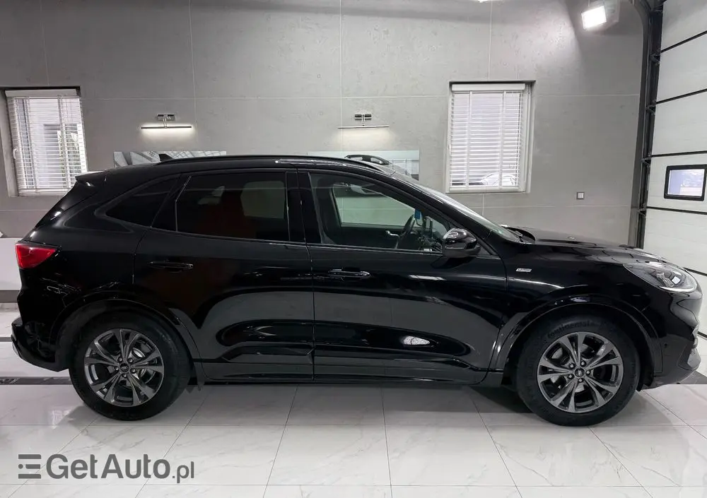 FORD Kuga 2.0 TDCi 2x4 ST-Line