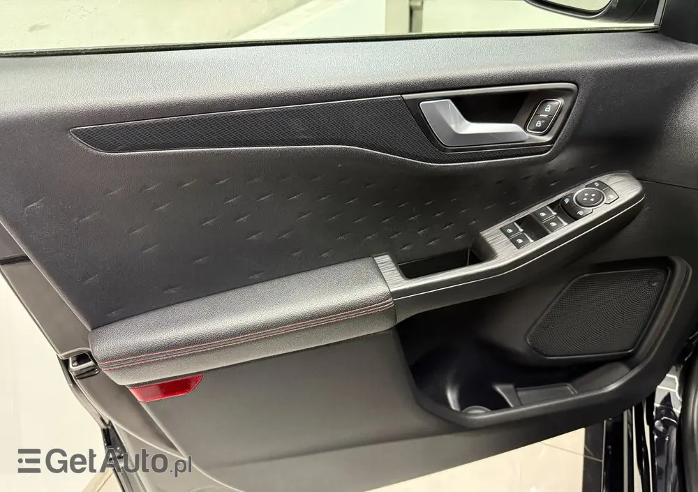FORD Kuga 2.0 TDCi 2x4 ST-Line