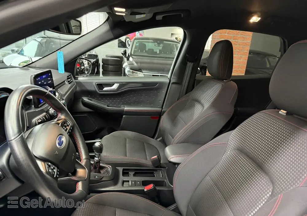 FORD Kuga 2.0 TDCi 2x4 ST-Line