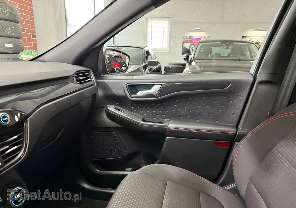 FORD Kuga 2.0 TDCi 2x4 ST-Line