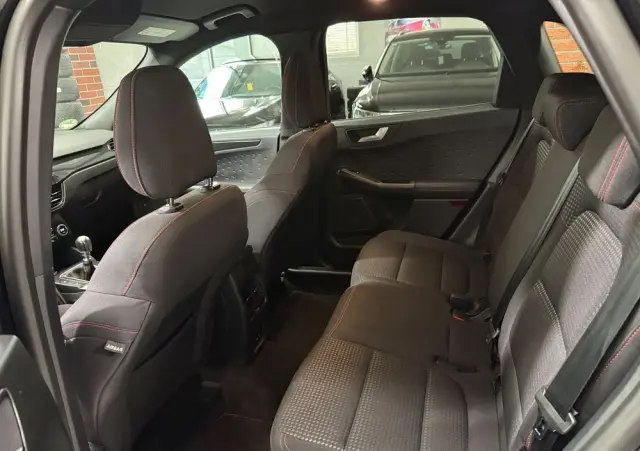 FORD Kuga 2.0 TDCi 2x4 ST-Line