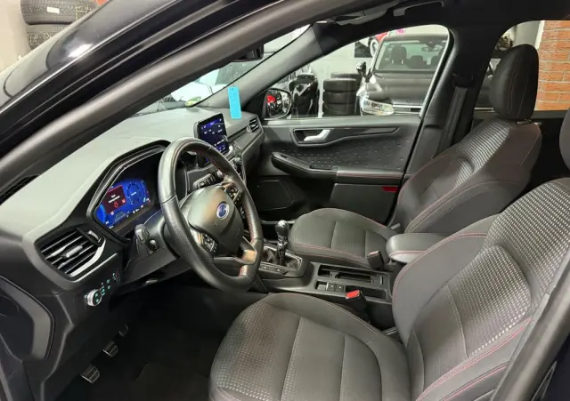 FORD Kuga 2.0 TDCi 2x4 ST-Line