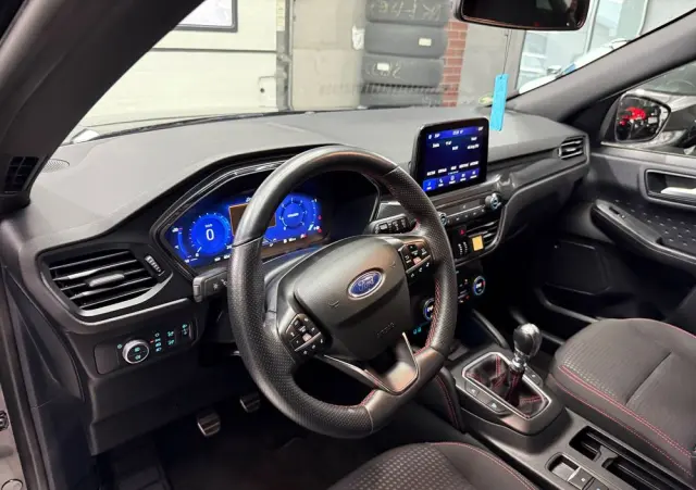 FORD Kuga 2.0 TDCi 2x4 ST-Line