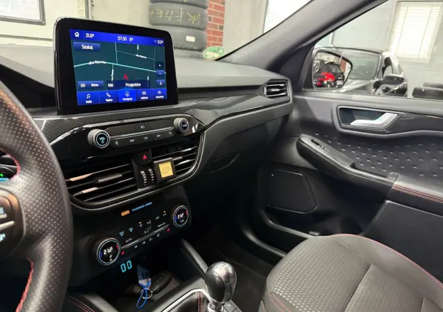 FORD Kuga 2.0 TDCi 2x4 ST-Line