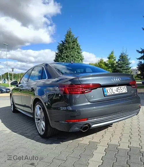 AUDI A4 