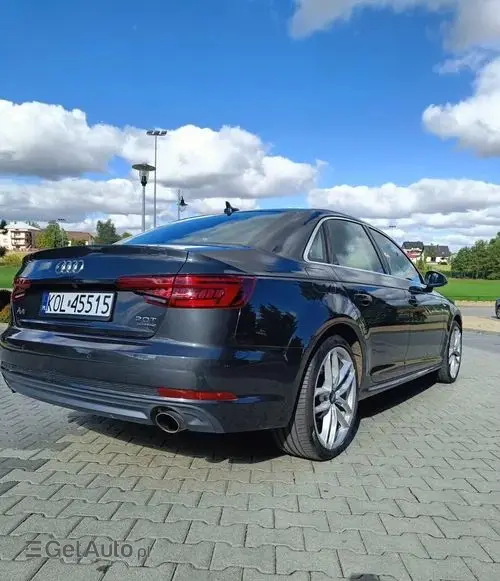 AUDI A4 