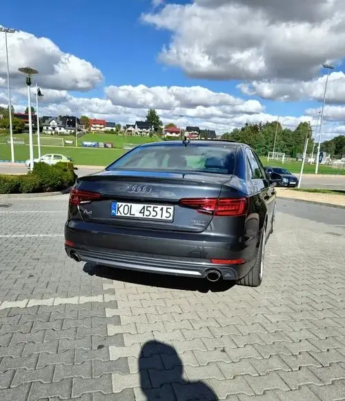 AUDI A4 