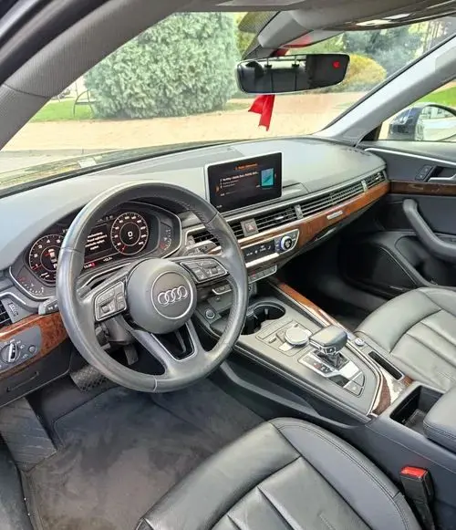 AUDI A4 