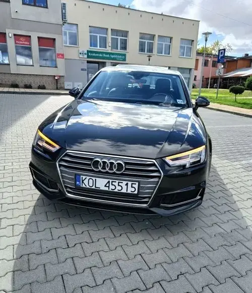 AUDI A4 