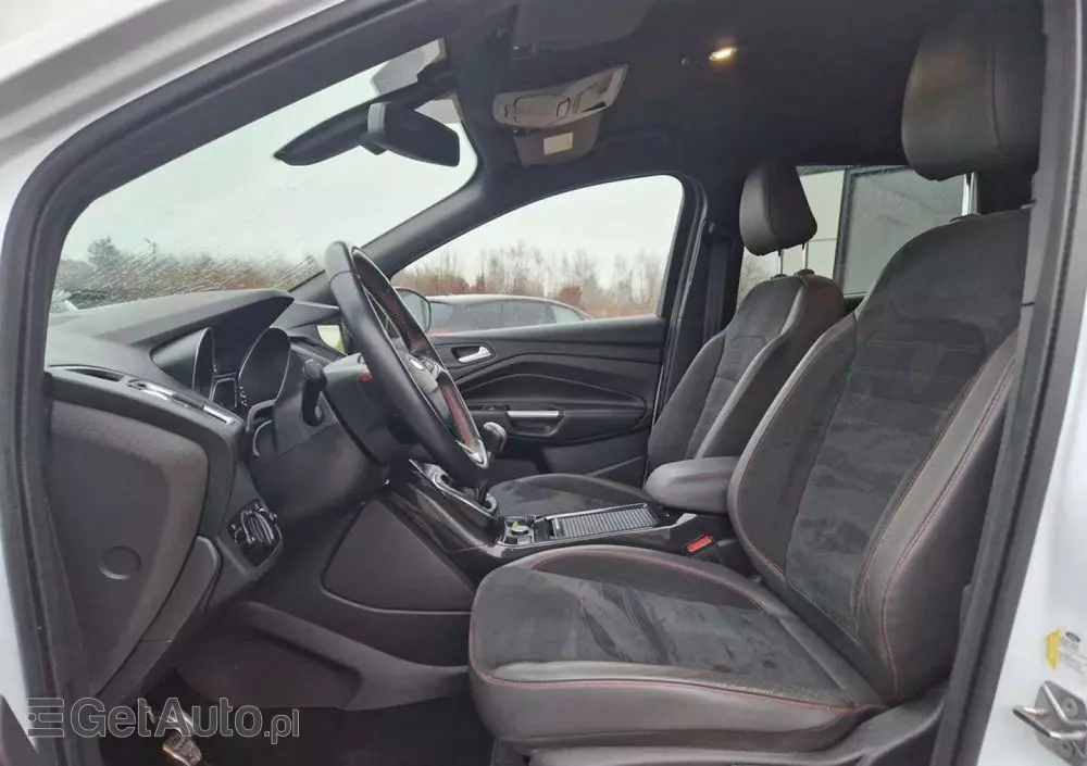 FORD Kuga 1.5 EcoBoost 2x4 ST-Line