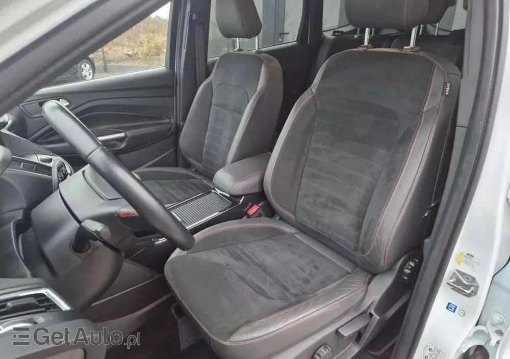 FORD Kuga 1.5 EcoBoost 2x4 ST-Line